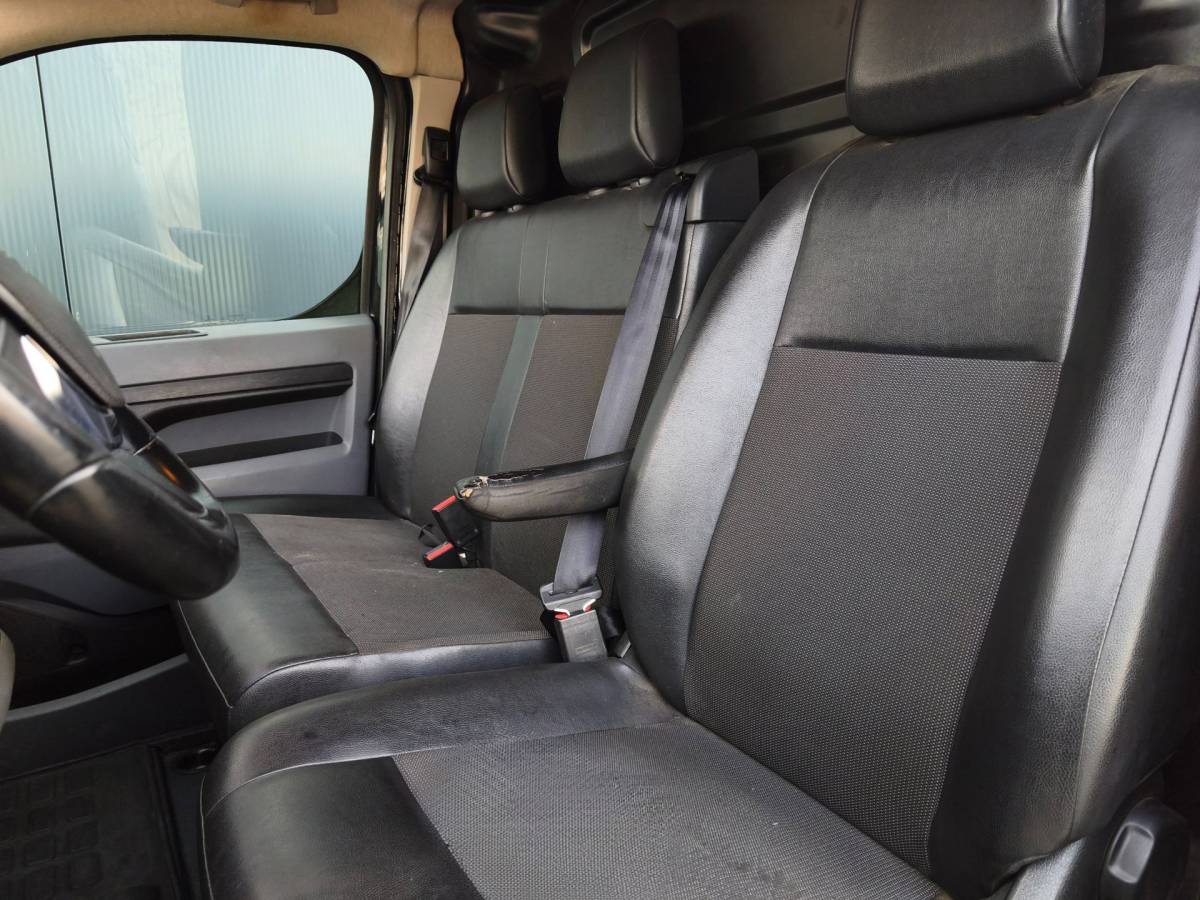 Opel Vivaro Opel Vivaro 2.0CDTI L2H1 7T AUT ELEKTR SCHUIFDEUR PDC CLIMATE CRUISE
