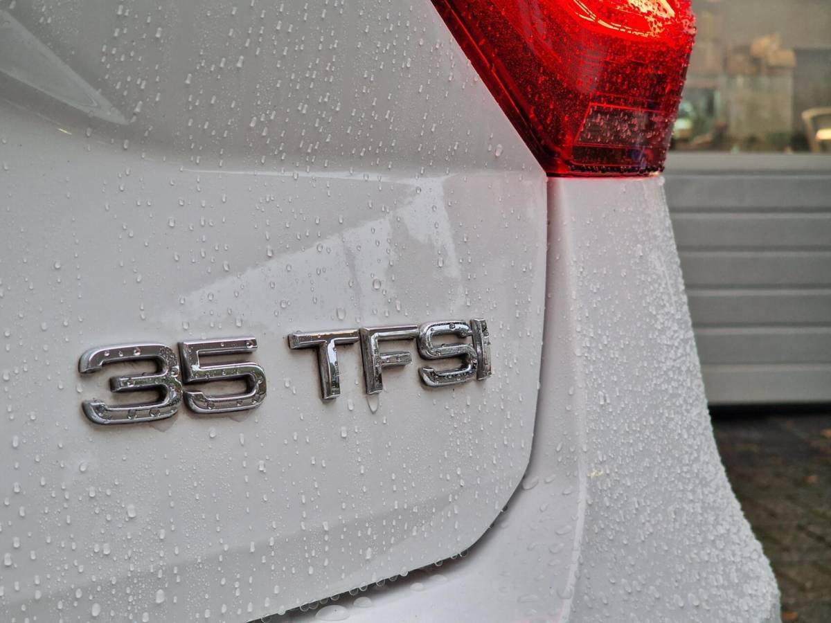 Audi Q2 Audi Q2 35 TFSI 150PK epic|automaat|LED|Clima|camera|PDC|carplay|eerste-eigenaar!