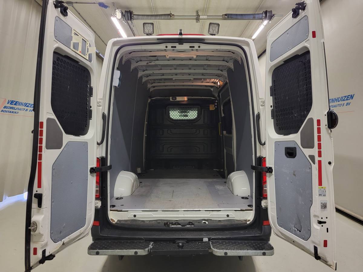 Volkswagen Crafter Volkswagen Crafter 2.0TDI L3/H3 3000kg Trekgewicht Euro 6!
