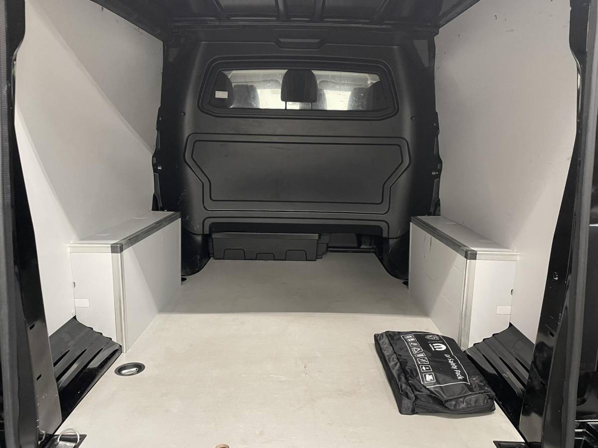 Peugeot Expert Peugeot Expert 2.0 BlueHDI 180PK Long Premium Dubbele Cabine Automaat Automaat Airco App-Connect LM Velgen