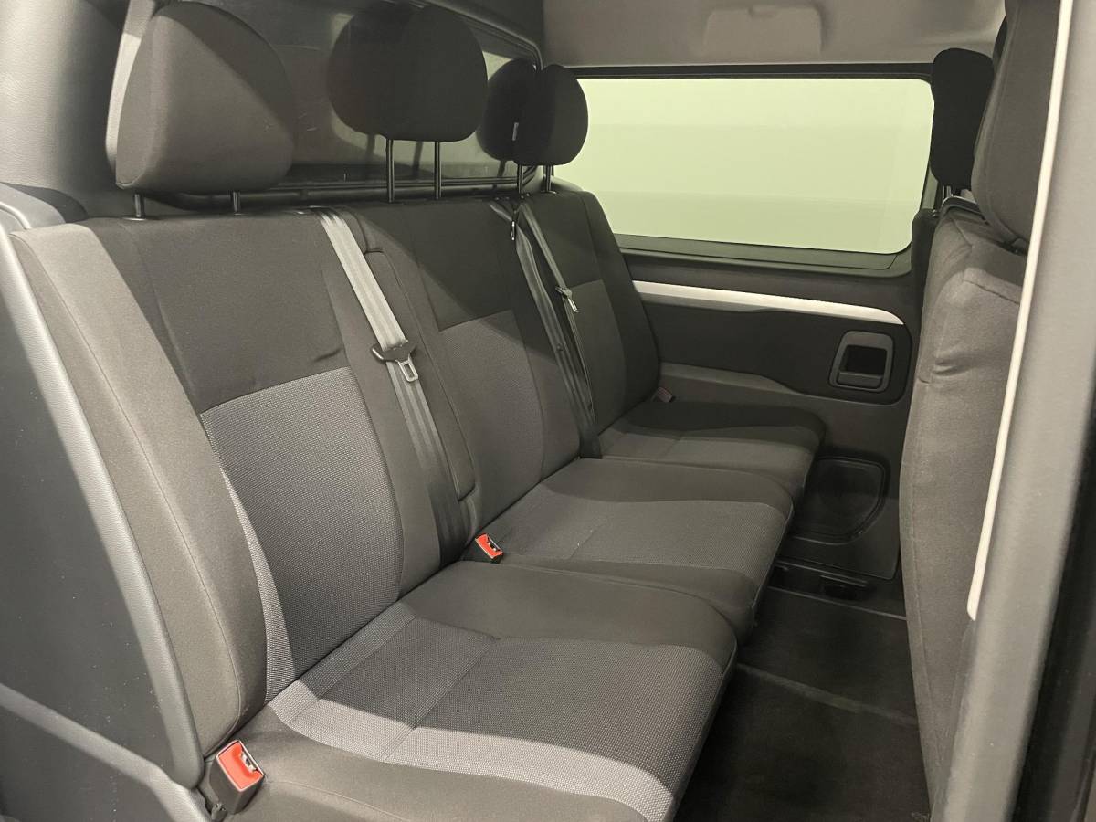 Peugeot Expert Peugeot Expert 2.0 BlueHDI 180PK Long Premium Dubbele Cabine Automaat Automaat Airco App-Connect LM Velgen