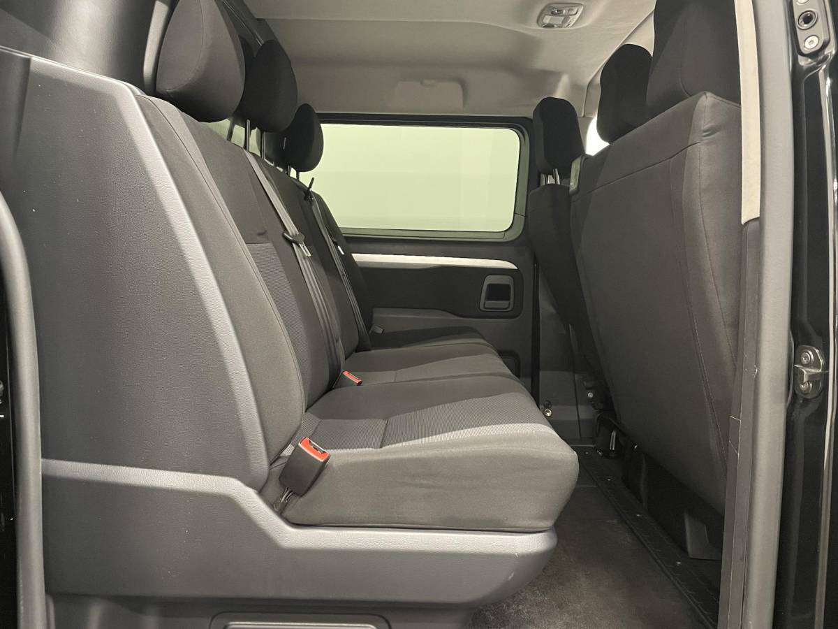 Peugeot Expert Peugeot Expert 2.0 BlueHDI 180PK Long Premium Dubbele Cabine Automaat Automaat Airco App-Connect LM Velgen