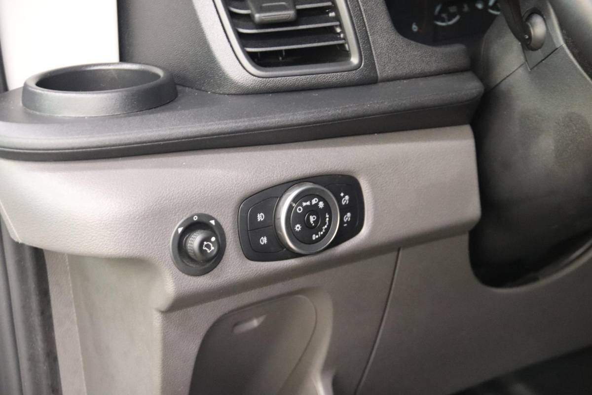 Ford Transit Ford Transit 2.0 TDCI BAKWAGEN MEUBELBAK AIRCO EURO 6