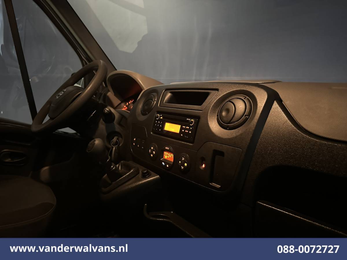 Nissan NV400 Nissan NV400 2.3 dCi 136pk L2H2 Airco | Camera | Cruisecontrol | Trekhaak | Parkeersensoren Bijrijdersbank