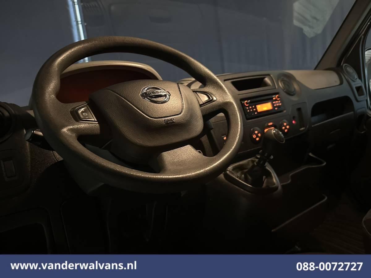Nissan NV400 Nissan NV400 2.3 dCi 136pk L2H2 Airco | Camera | Cruisecontrol | Trekhaak | Parkeersensoren Bijrijdersbank