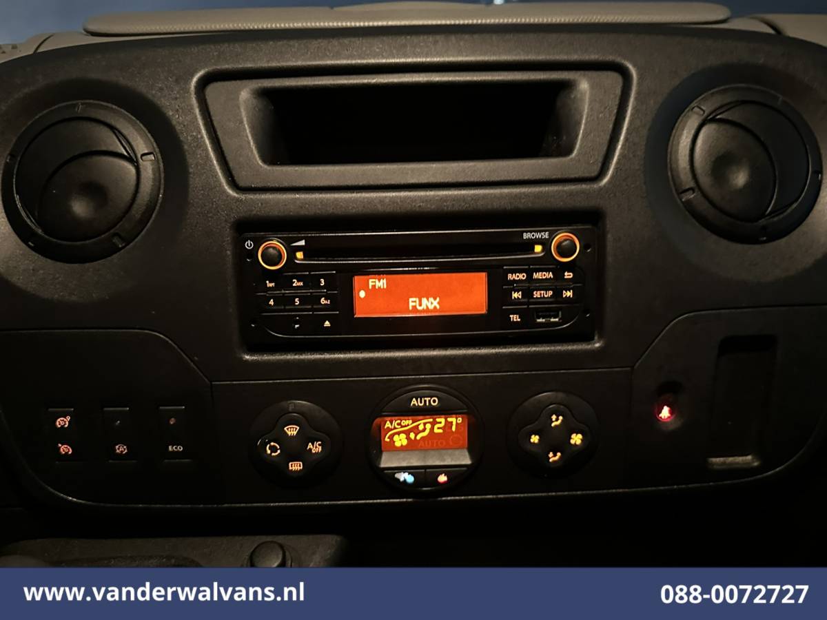 Nissan NV400 Nissan NV400 2.3 dCi 136pk L2H2 Airco | Camera | Cruisecontrol | Trekhaak | Parkeersensoren Bijrijdersbank