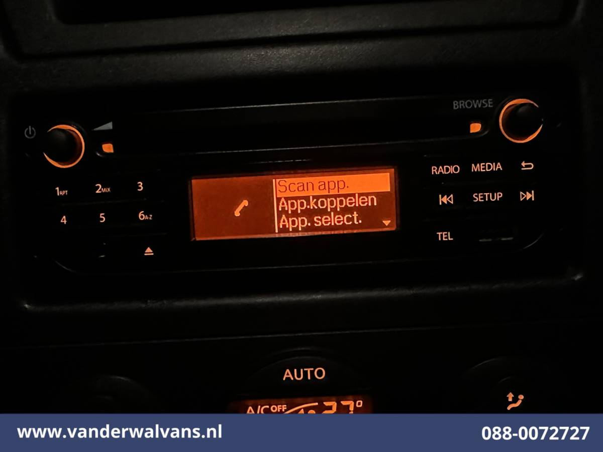 Nissan NV400 Nissan NV400 2.3 dCi 136pk L2H2 Airco | Camera | Cruisecontrol | Trekhaak | Parkeersensoren Bijrijdersbank