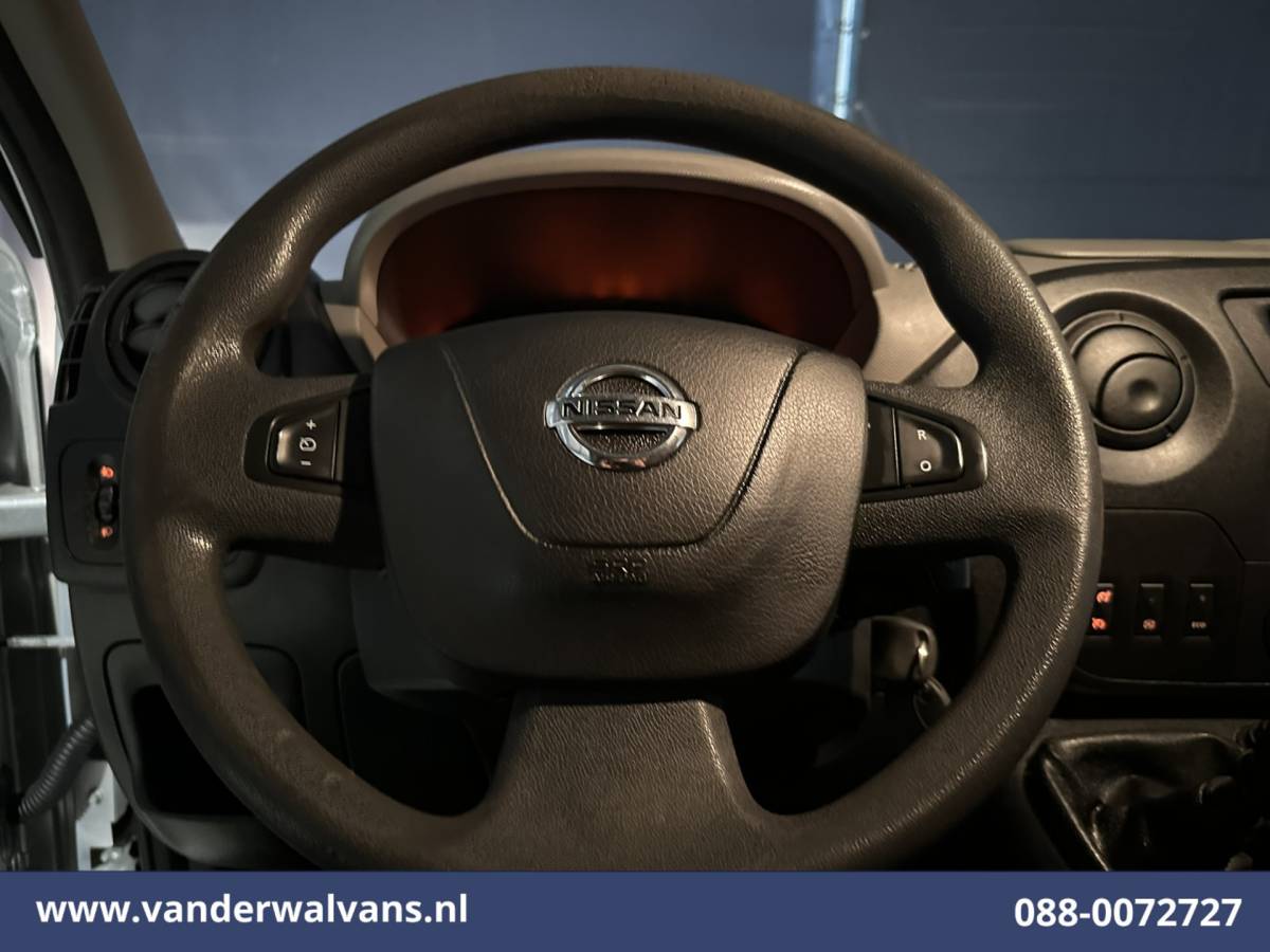 Nissan NV400 Nissan NV400 2.3 dCi 136pk L2H2 Airco | Camera | Cruisecontrol | Trekhaak | Parkeersensoren Bijrijdersbank