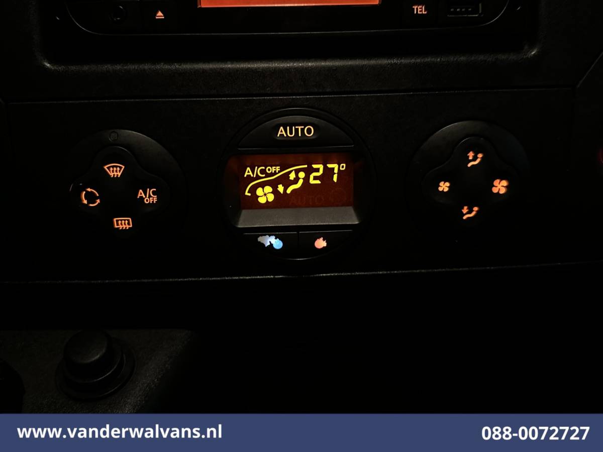 Nissan NV400 Nissan NV400 2.3 dCi 136pk L2H2 Airco | Camera | Cruisecontrol | Trekhaak | Parkeersensoren Bijrijdersbank