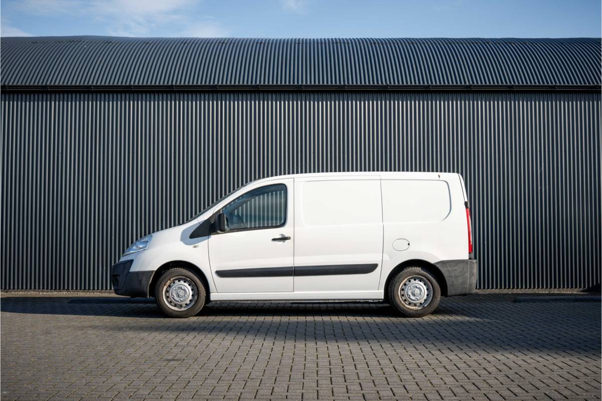 Peugeot Expert Peugeot Expert 2.0 HDi 128PK L1H1 | Cruise | Airco | 3-Zits | Trekhaak