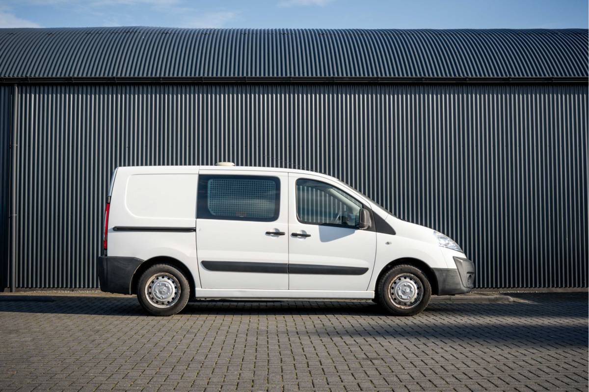 Peugeot Expert Peugeot Expert 2.0 HDi 128PK L1H1 | Cruise | Airco | 3-Zits | Trekhaak