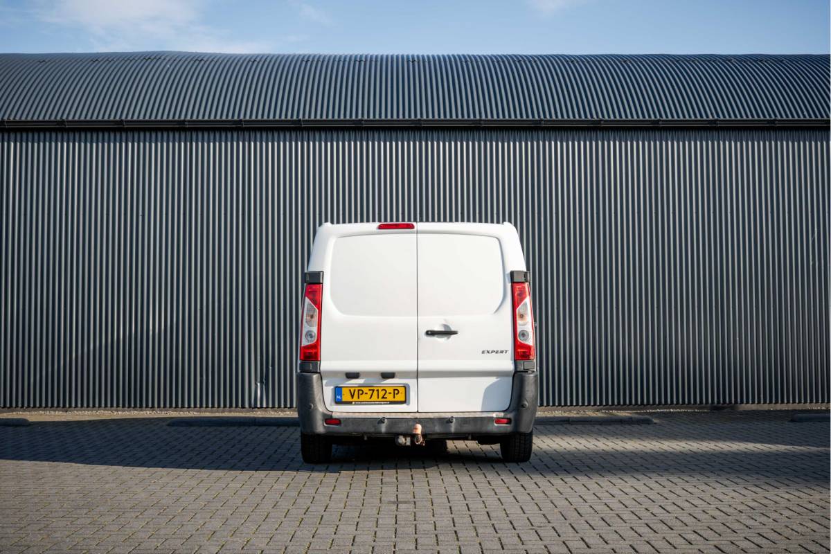 Peugeot Expert Peugeot Expert 2.0 HDi 128PK L1H1 | Cruise | Airco | 3-Zits | Trekhaak