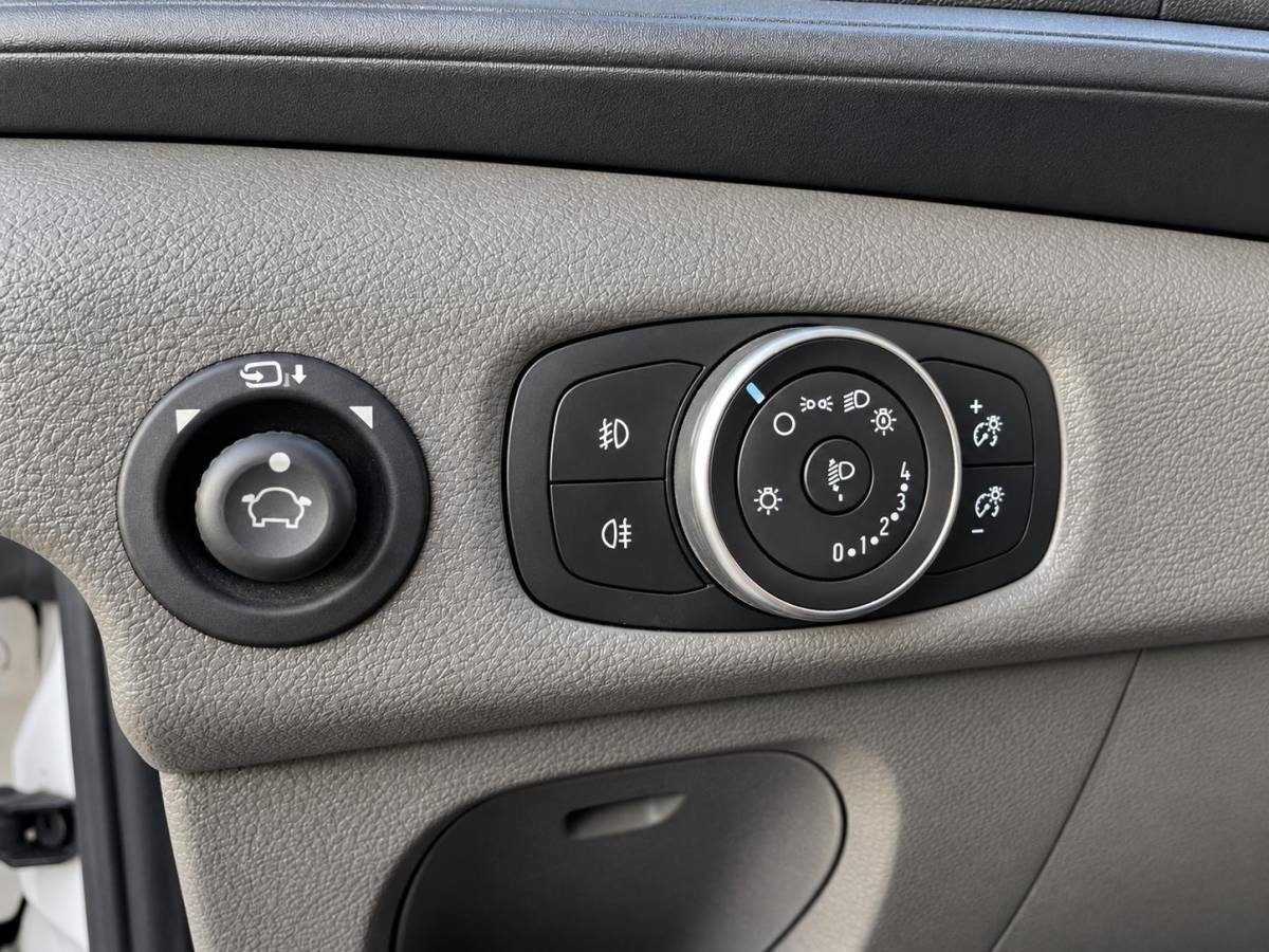 Ford Transit Ford Transit 350 2.0 TDCI L3H2 Trend 170PK Automaat PDC VA+Camera Carplay Navi BLIS Cruise Control Airco Voorruitverwarming
