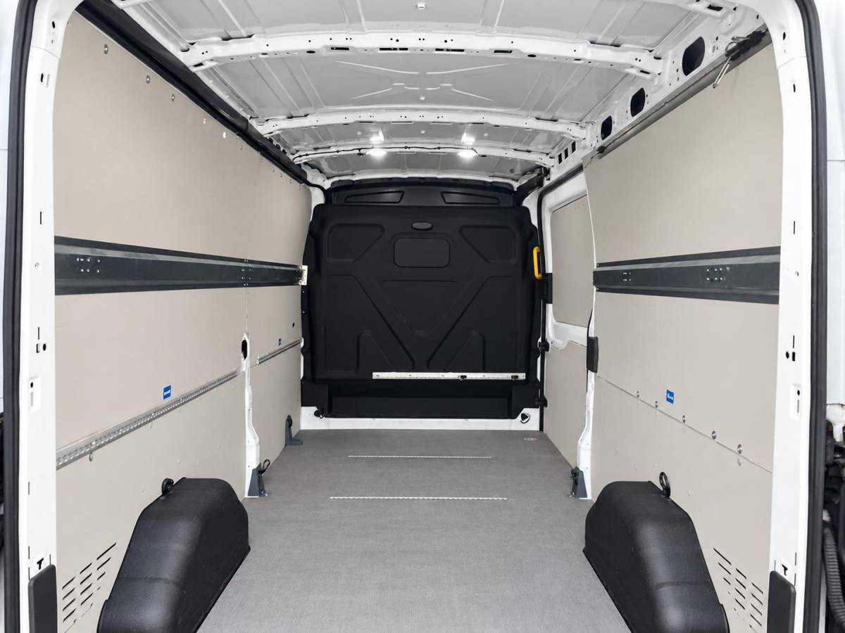 Ford Transit Ford Transit 350 2.0 TDCI L3H2 Trend 170PK Automaat PDC VA+Camera Carplay Navi BLIS Cruise Control Airco Voorruitverwarming