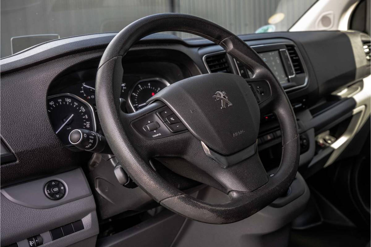 Peugeot Expert Peugeot Expert 2.0 BlueHDi 120 | Automaat | 6-Zits | 360° Camera | Carplay | Head up | PDC | Navi | Climatronic | Trekhaak