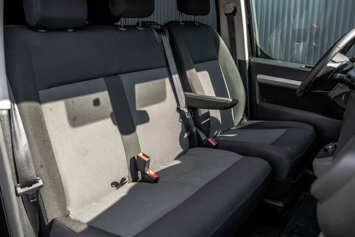Peugeot Expert Peugeot Expert 2.0 BlueHDi 120 | Automaat | 6-Zits | 360° Camera | Carplay | Head up | PDC | Navi | Climatronic | Trekhaak