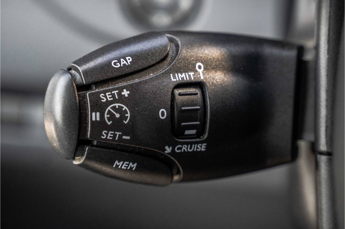 Peugeot Expert Peugeot Expert 2.0 BlueHDi 120 | Automaat | 6-Zits | 360° Camera | Carplay | Head up | PDC | Navi | Climatronic | Trekhaak