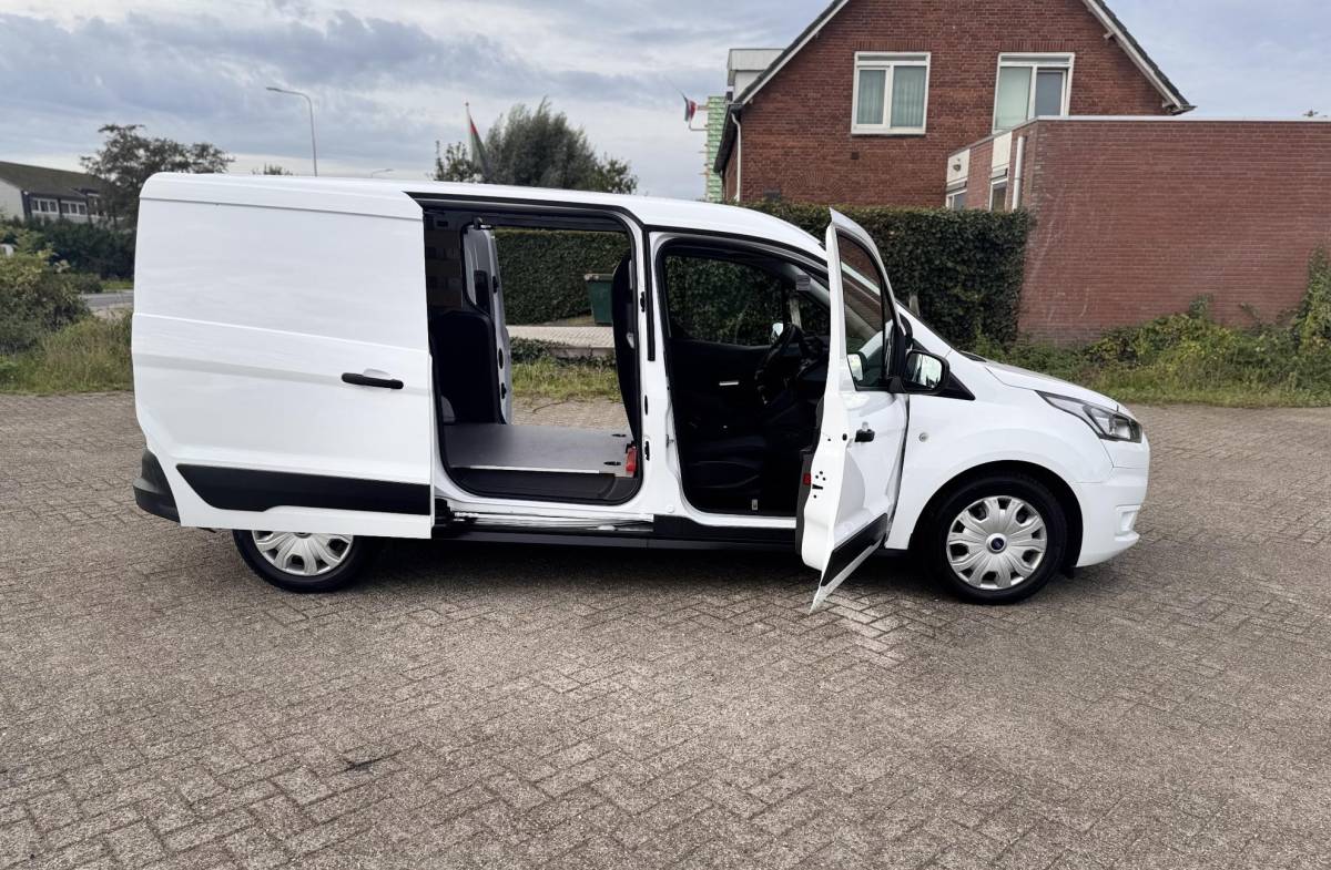 Ford Transit Connect Ford Transit Connect 1.5 EcoBlue L2 Trend / Nieuwestaat / Dubbel schuif deur / Garantie / Inruil mogelijk / Carplay /