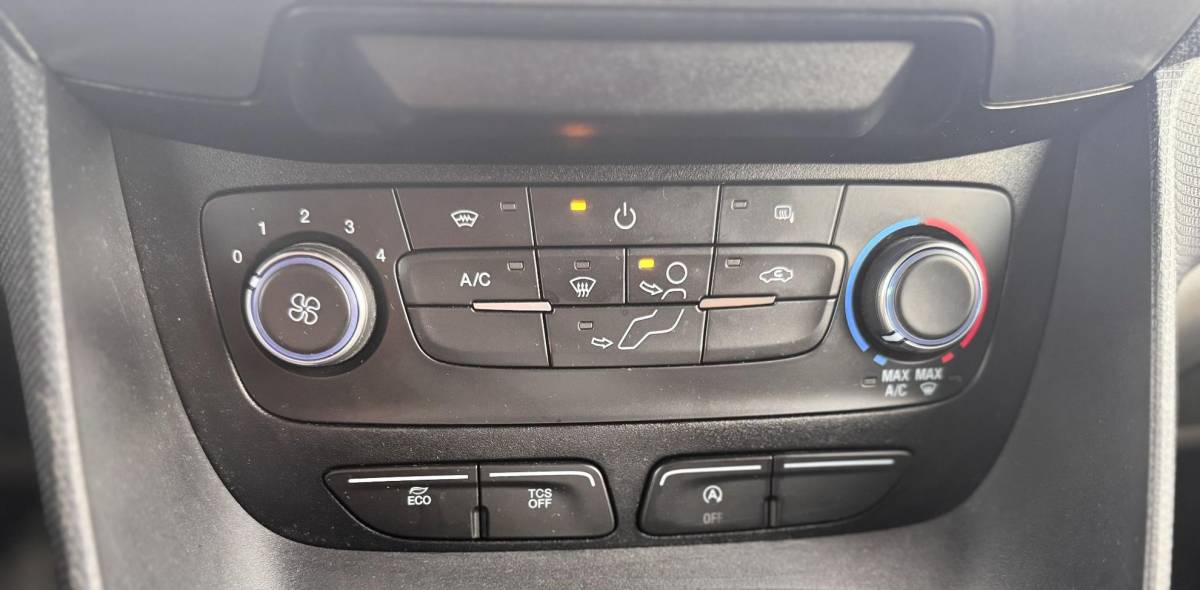Ford Transit Connect Ford Transit Connect 1.5 EcoBlue L2 Trend / Nieuwestaat / Dubbel schuif deur / Garantie / Inruil mogelijk / Carplay /