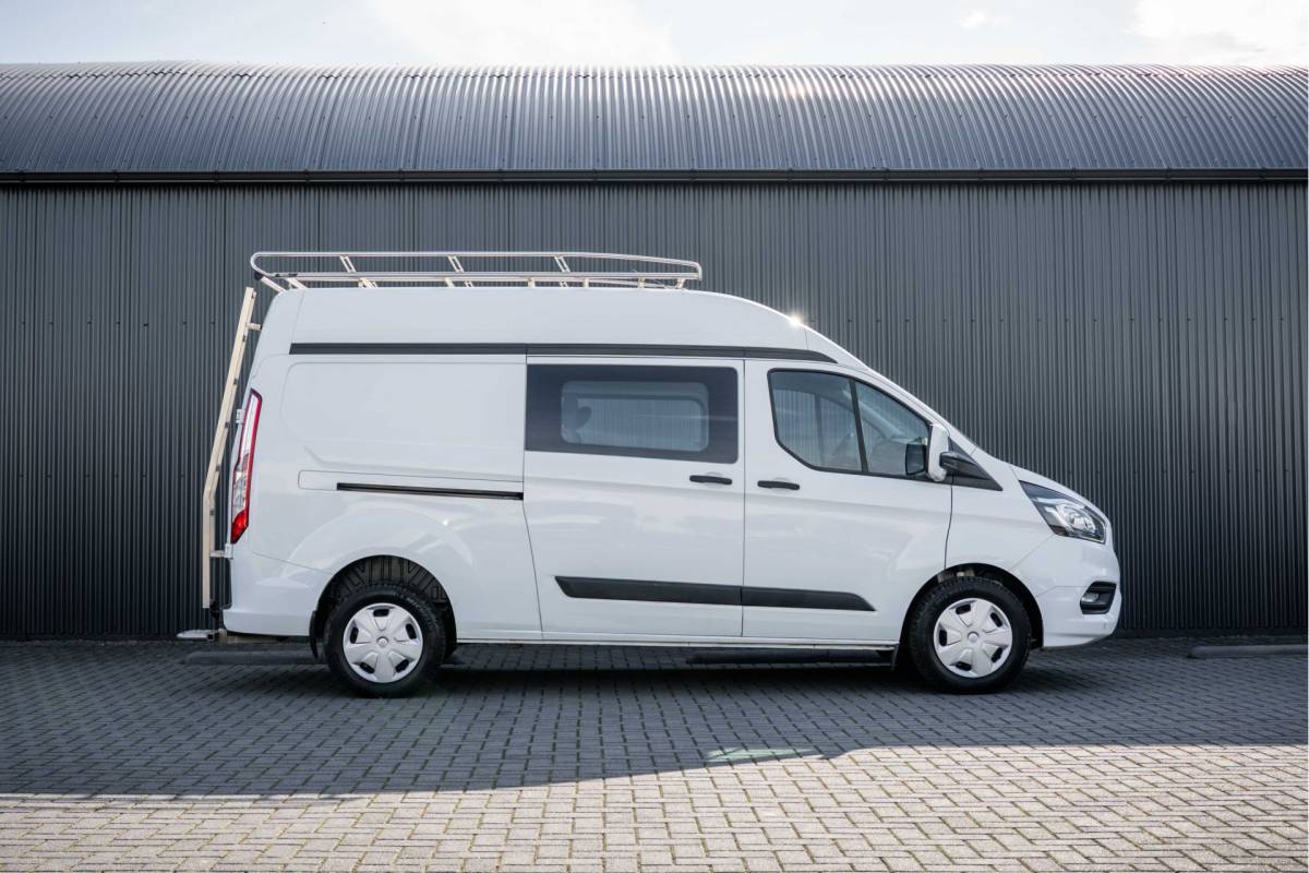 Ford Transit Custom Ford Transit Custom 2.0 EcoBlue | L2H2 | Dubbele Cabine | Cruise | 1e Eigenaar | PDC | Stoelverw. | Airco | Trekhaak | Imperiaal