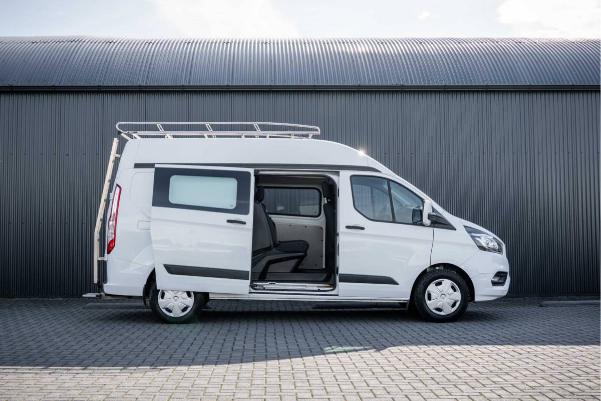 Ford Transit Custom Ford Transit Custom 2.0 EcoBlue | L2H2 | Dubbele Cabine | Cruise | 1e Eigenaar | PDC | Stoelverw. | Airco | Trekhaak | Imperiaal