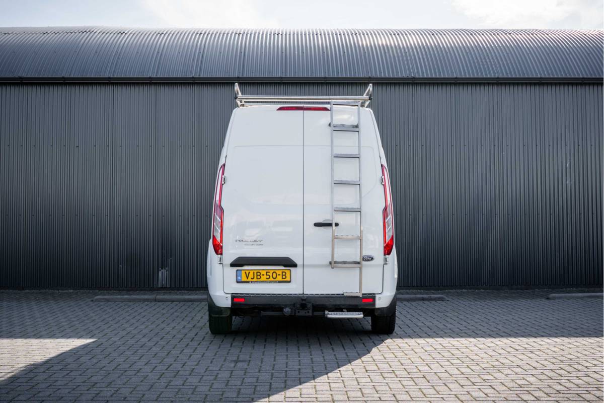 Ford Transit Custom Ford Transit Custom 2.0 EcoBlue | L2H2 | Dubbele Cabine | Cruise | 1e Eigenaar | PDC | Stoelverw. | Airco | Trekhaak | Imperiaal