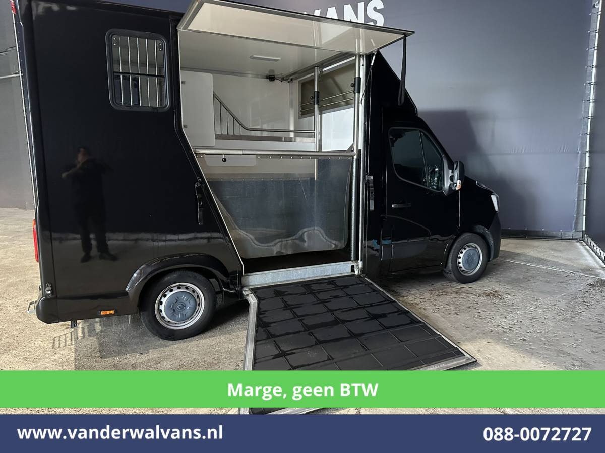 Renault Master Renault Master 2.3 dCi 150pk **MARGE, geen BTW** L2H2 Paardenwagen Euro6 Airco | Camera | Cruisecontrol | Trekhaak Bijrijdersbank