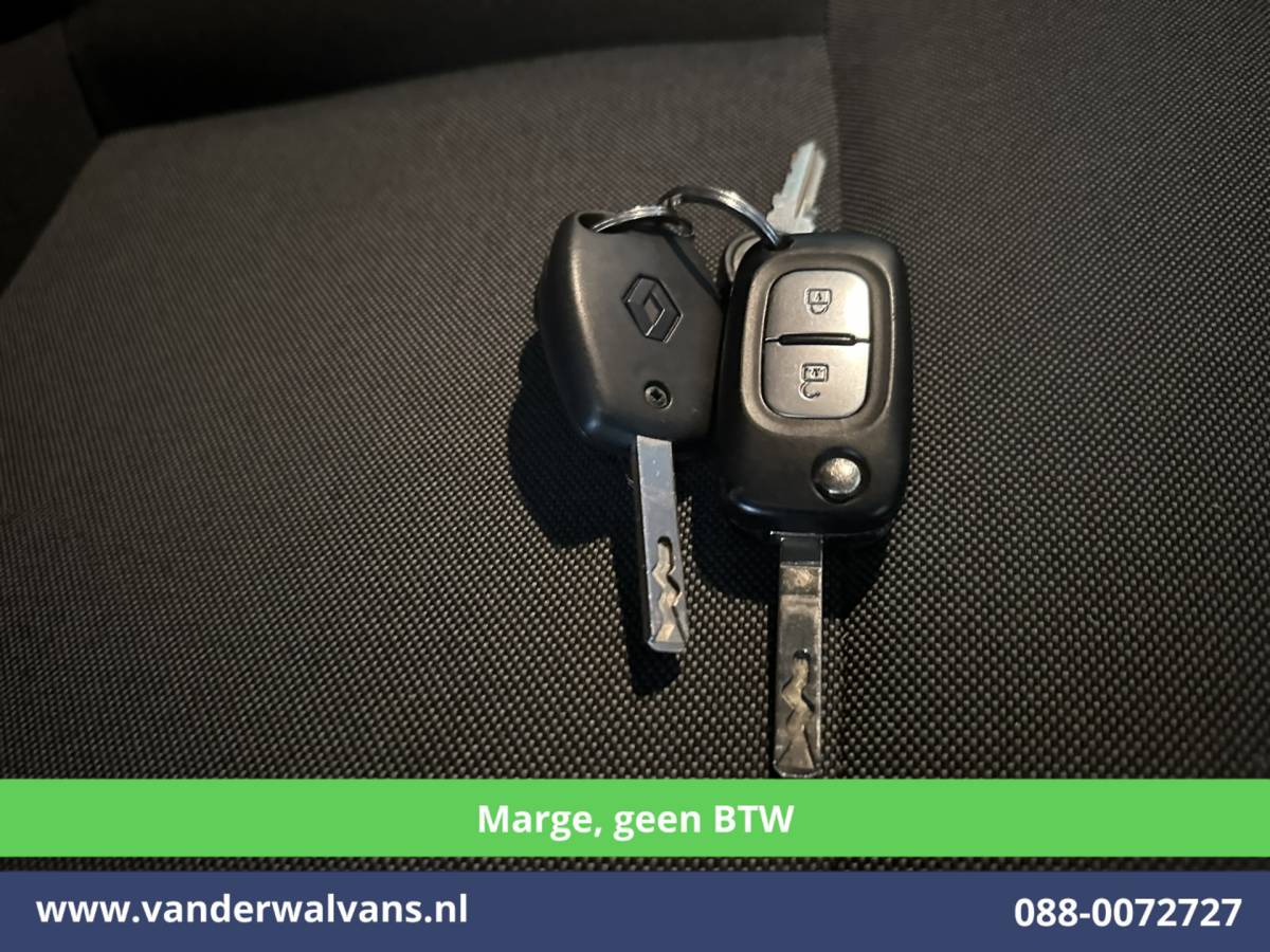 Renault Master Renault Master 2.3 dCi 150pk **MARGE, geen BTW** L2H2 Paardenwagen Euro6 Airco | Camera | Cruisecontrol | Trekhaak Bijrijdersbank