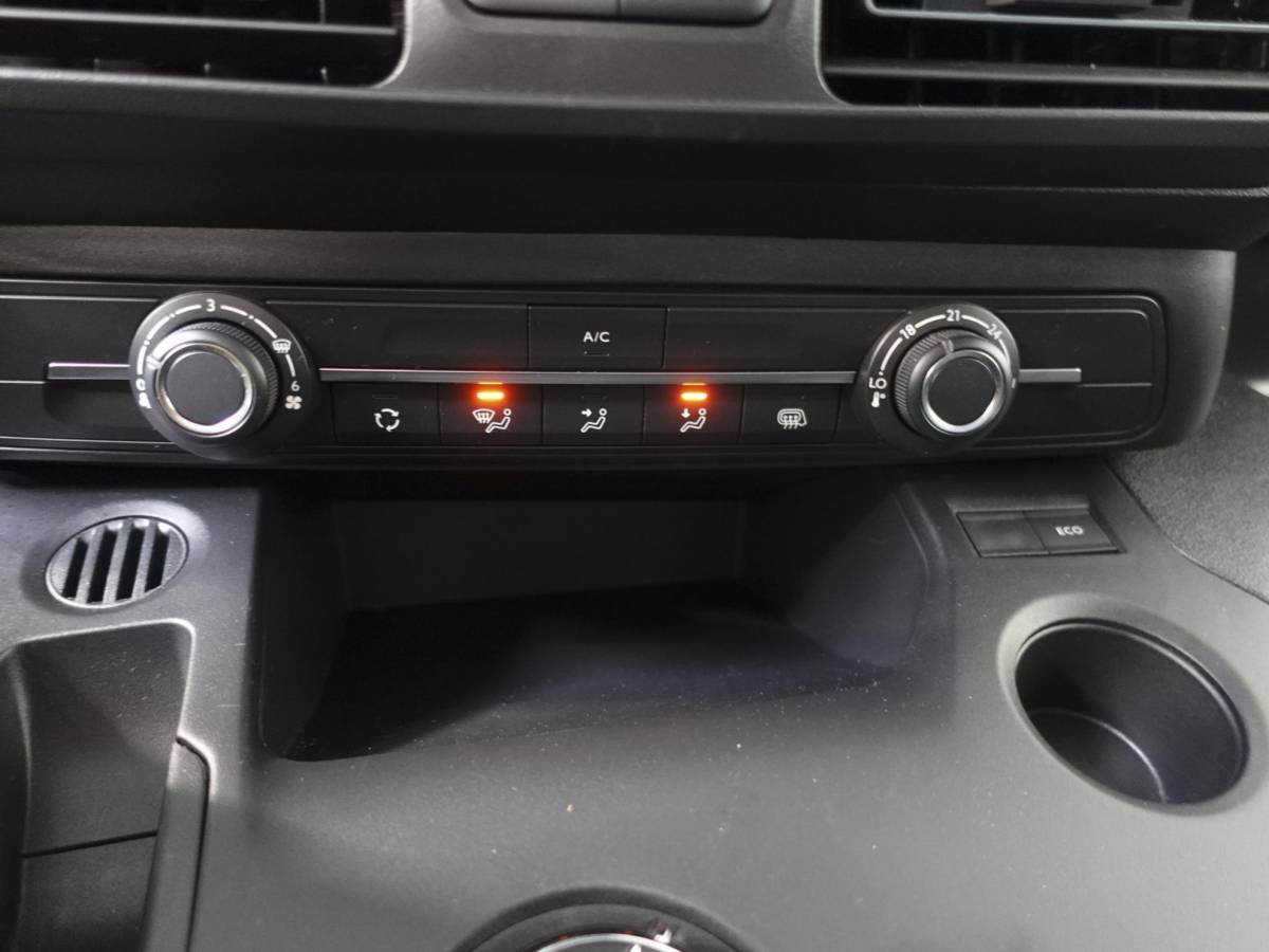 Opel Combo Opel Combo 1.5D Automaat L1H1 Edition Airco Apple Carplay/Android Auto Cruise Control Trekhaak