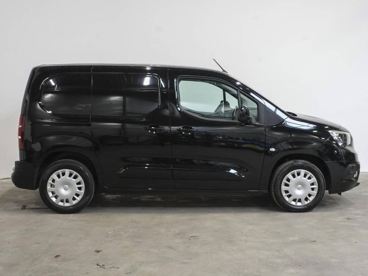 Opel Combo Opel Combo 1.5D Automaat L1H1 Edition Airco Apple Carplay/Android Auto Cruise Control Trekhaak