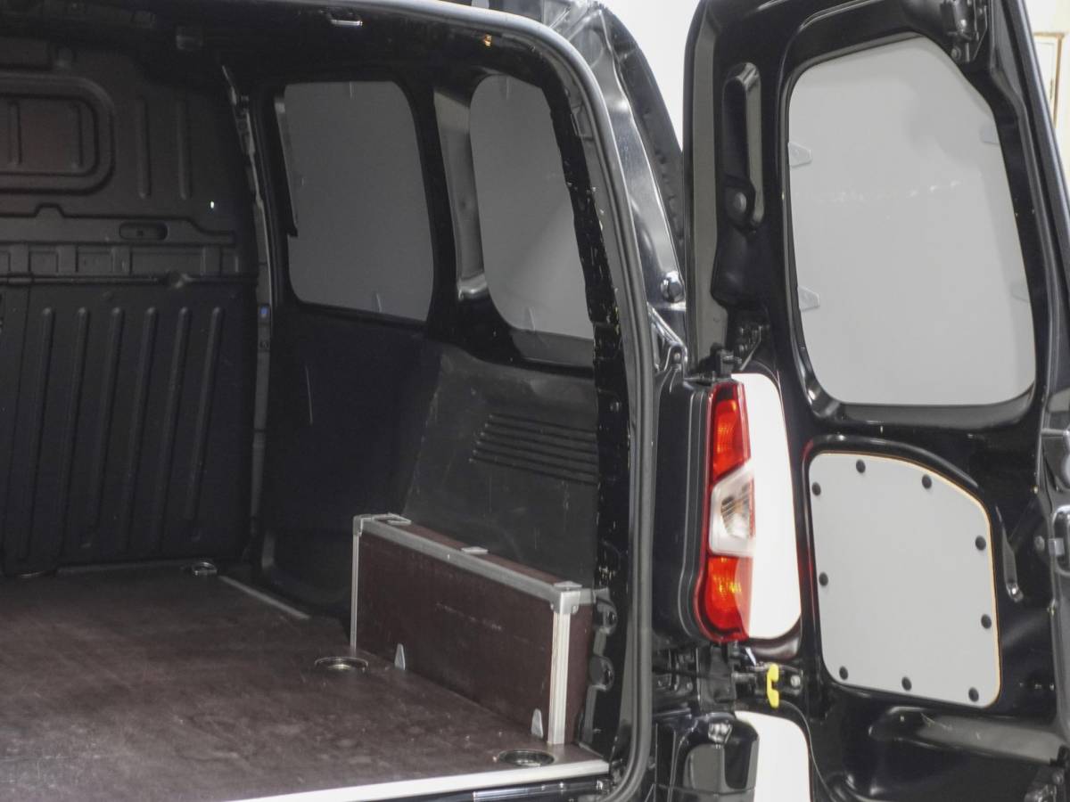 Opel Combo Opel Combo 1.5D Automaat L1H1 Edition Airco Apple Carplay/Android Auto Cruise Control Trekhaak