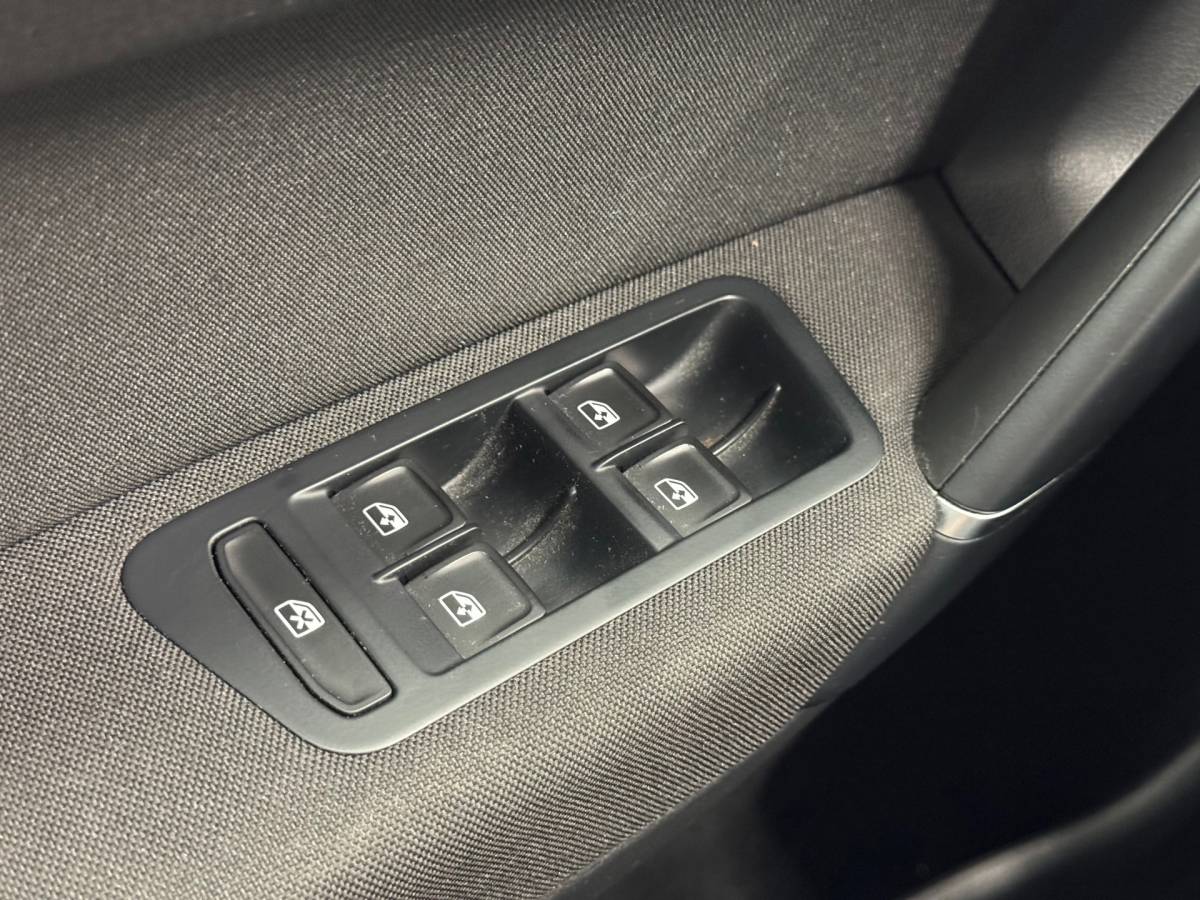 Volkswagen Golf Sportsvan Volkswagen GOLF SPORTSVAN 1.4 TSI Highline |Trekhaak|Clima|Stoelverwarming|Carplay|Parkeersensoren|Xenon|ACC|