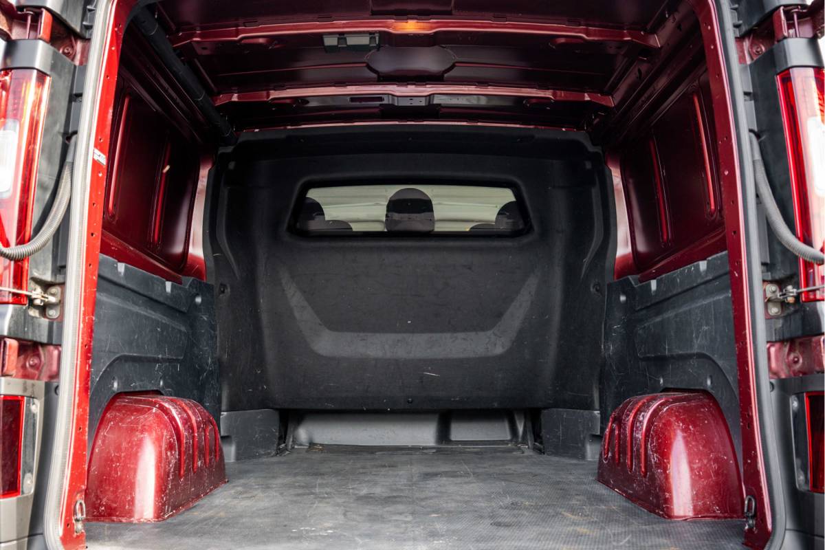 Renault Trafic Renault Trafic 2.0 dCi 150 L2H1 | Automaat | 5-Zits | 150 PK | Camera | Cruise | Navi | Airco