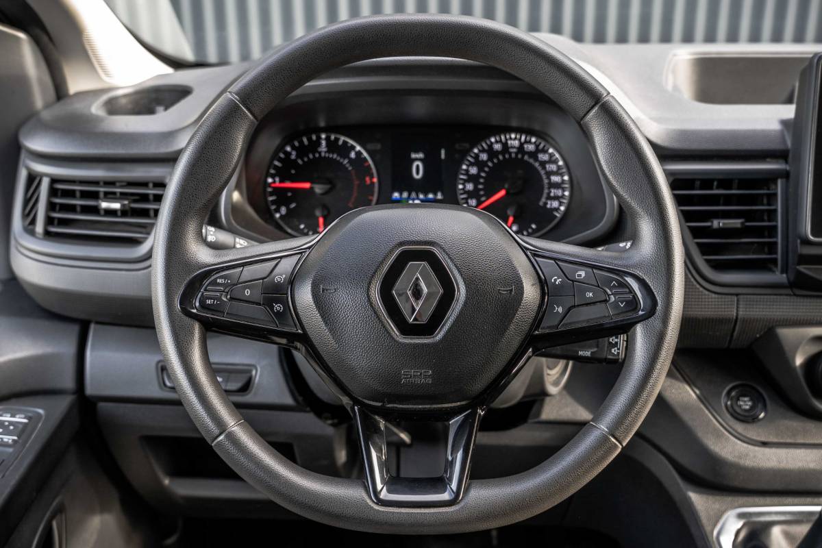 Renault Trafic Renault Trafic 2.0 dCi 150 L2H1 | Automaat | 5-Zits | 150 PK | Camera | Cruise | Navi | Airco
