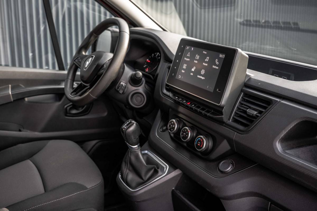 Renault Trafic Renault Trafic 2.0 dCi 150 L2H1 | Automaat | 5-Zits | 150 PK | Camera | Cruise | Navi | Airco