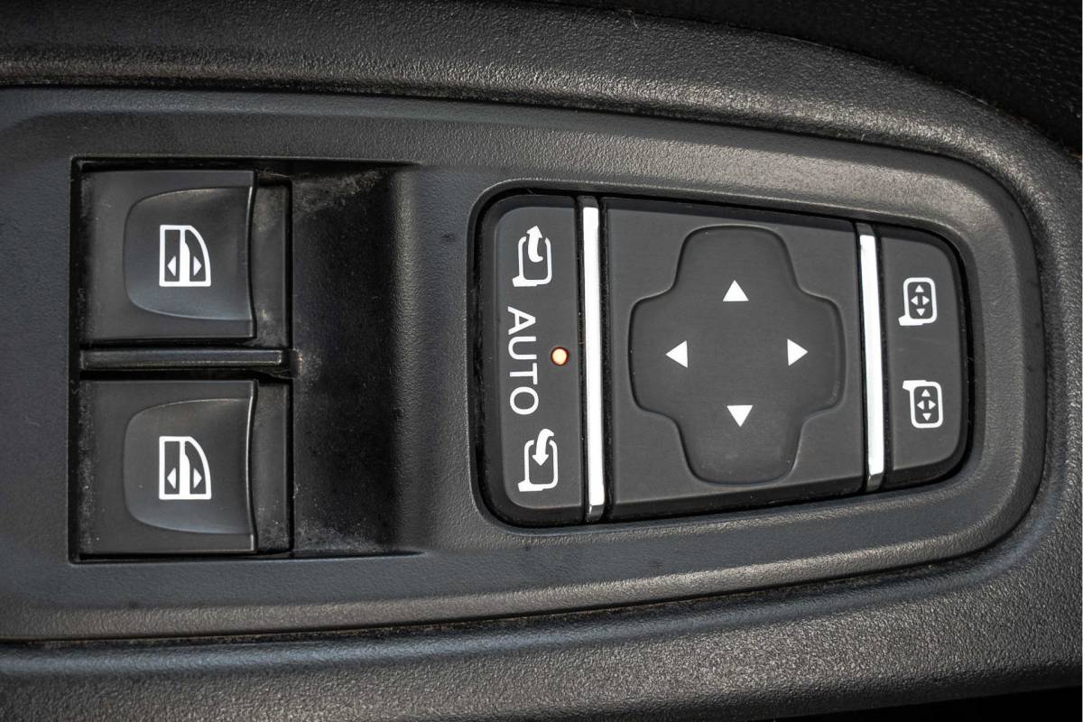 Renault Trafic Renault Trafic 2.0 dCi 150 L2H1 | Automaat | 5-Zits | 150 PK | Camera | Cruise | Navi | Airco