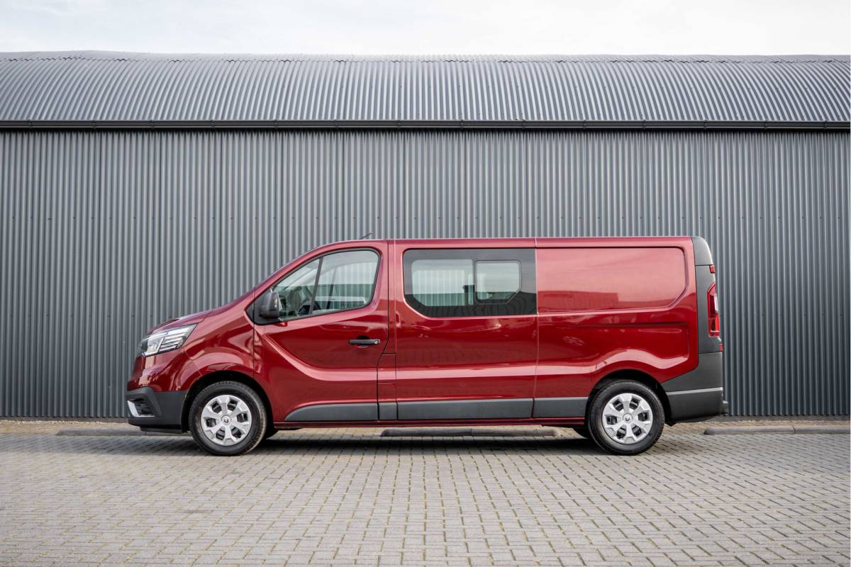 Renault Trafic Renault Trafic 2.0 dCi 150 L2H1 | Automaat | 5-Zits | 150 PK | Camera | Cruise | Navi | Airco