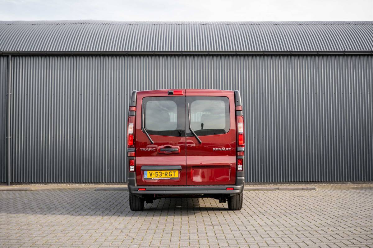 Renault Trafic Renault Trafic 2.0 dCi 150 L2H1 | Automaat | 5-Zits | 150 PK | Camera | Cruise | Navi | Airco