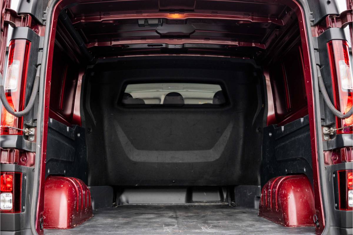 Renault Trafic Renault Trafic 2.0 dCi 150 L2H1 | Automaat | 5-Zits | 150 PK | Camera | Cruise | Navi | Airco