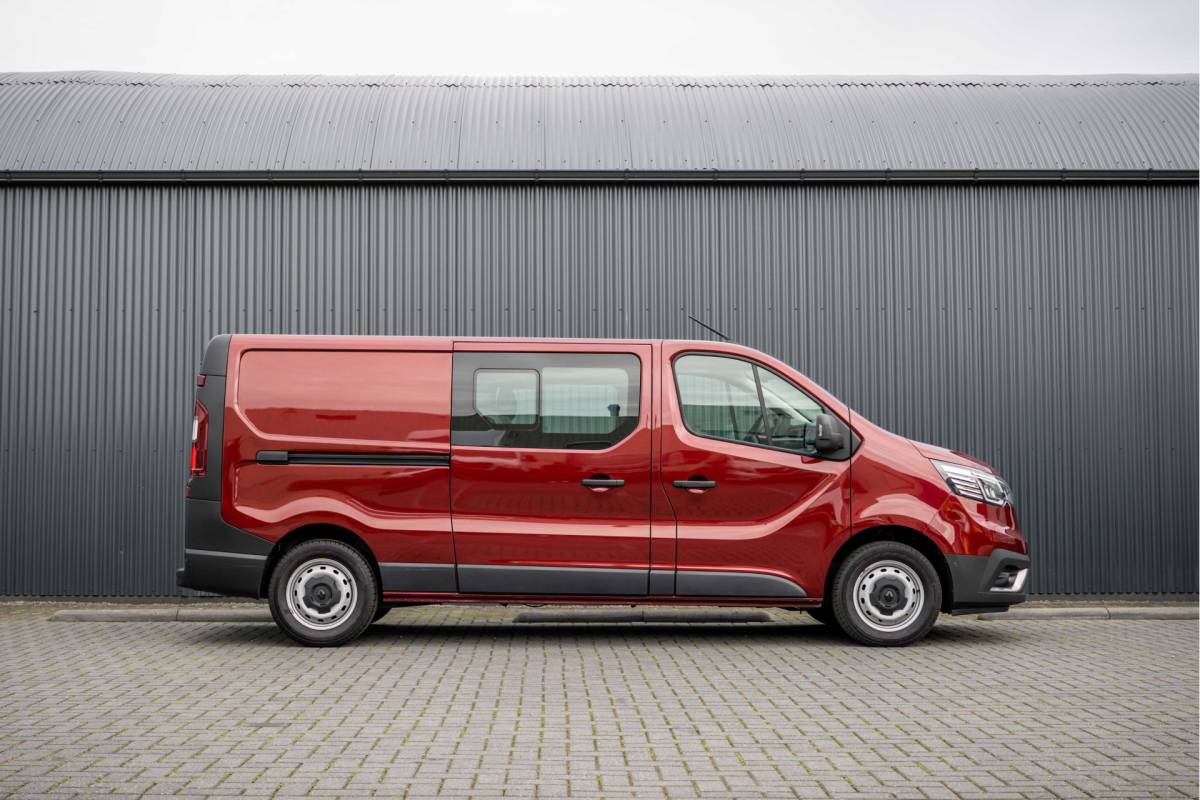 Renault Trafic Renault Trafic 2.0 dCi 150 L2H1 | Automaat | 5-Zits | 150 PK | Camera | Cruise | Navi | Airco