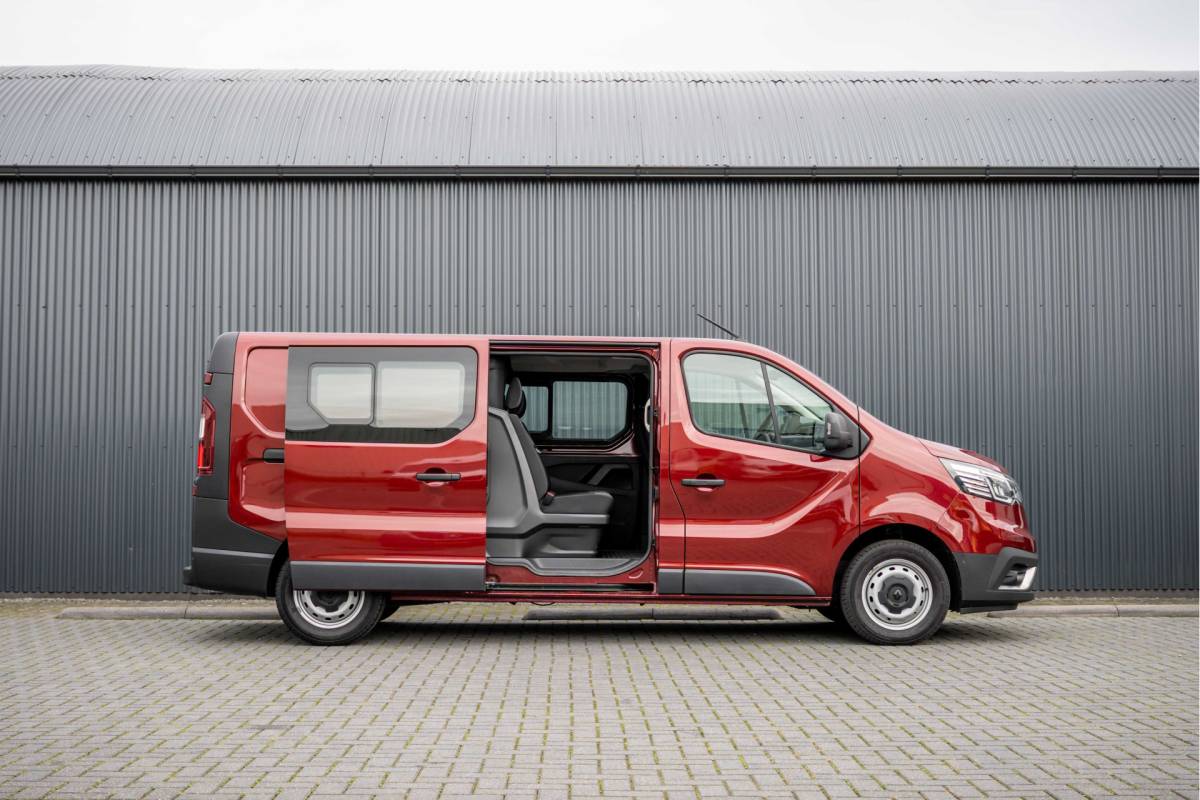 Renault Trafic Renault Trafic 2.0 dCi 150 L2H1 | Automaat | 5-Zits | 150 PK | Camera | Cruise | Navi | Airco