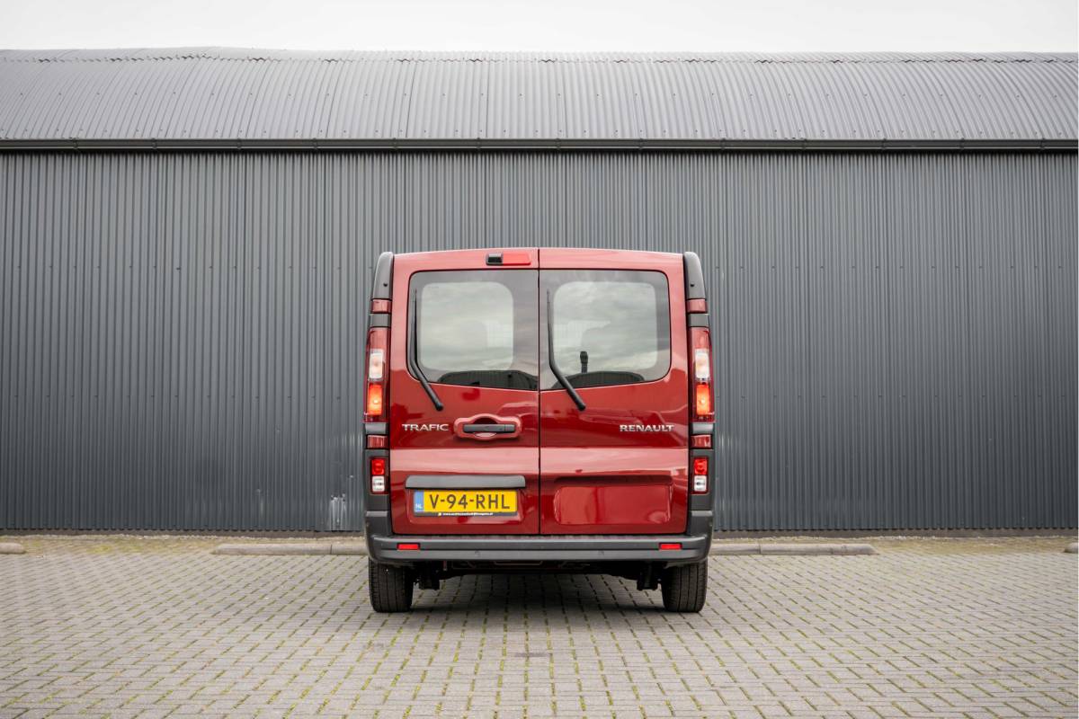 Renault Trafic Renault Trafic 2.0 dCi 150 L2H1 | Automaat | 5-Zits | 150 PK | Camera | Cruise | Navi | Airco