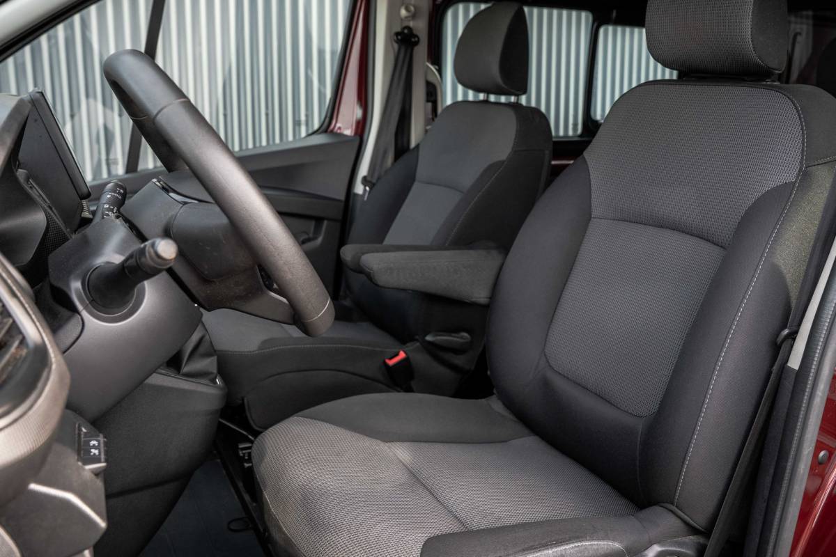 Renault Trafic Renault Trafic 2.0 dCi 150 L2H1 | Automaat | 5-Zits | 150 PK | Camera | Cruise | Navi | Airco