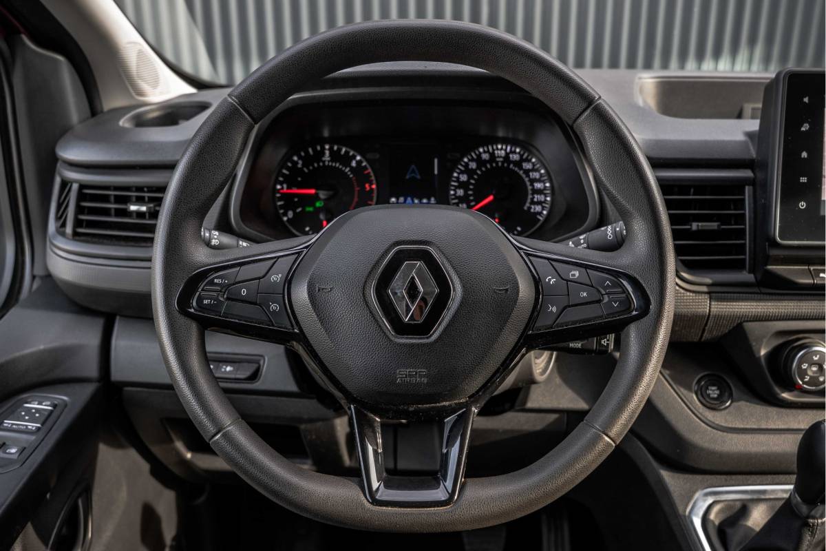Renault Trafic Renault Trafic 2.0 dCi 150 L2H1 | Automaat | 5-Zits | 150 PK | Camera | Cruise | Navi | Airco