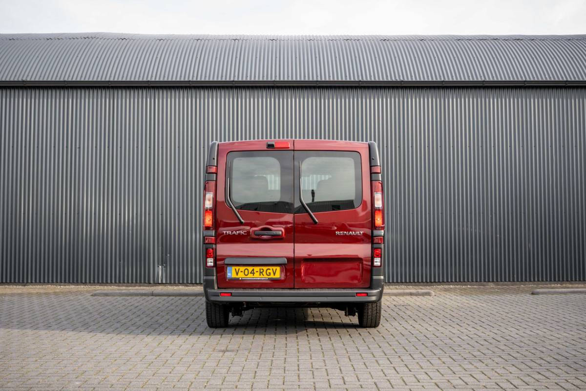 Renault Trafic Renault Trafic 2.0 dCi 150 L2H1 | Automaat | 5-Zits | 150 PK | Camera | Cruise | Navi | Airco