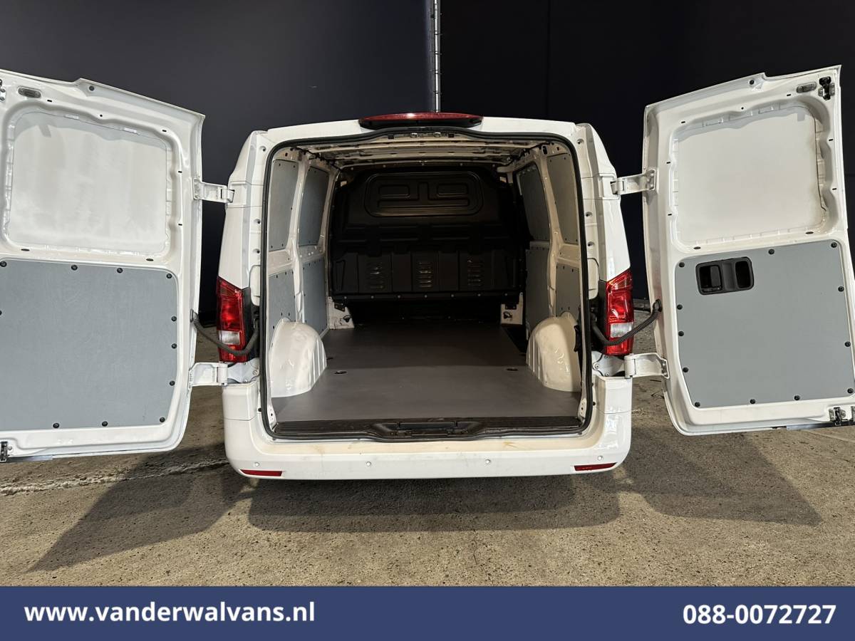 Mercedes-Benz Vito Mercedes-Benz Vito 114 CDI 136pk L2H1 Euro6 Airco | Camera | Navigatie | Cruisecontrol | Apple Carplay Android Auto, Parkeersensoren, Bijrijdersbank, Bumper in de kleur.