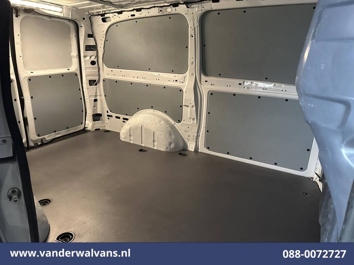 Mercedes-Benz Vito Mercedes-Benz Vito 114 CDI 136pk L2H1 Euro6 Airco | Camera | Navigatie | Cruisecontrol | Apple Carplay Android Auto, Parkeersensoren, Bijrijdersbank, Bumper in de kleur.