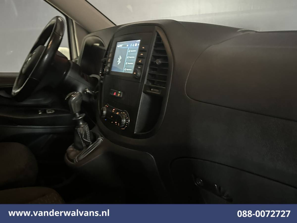 Mercedes-Benz Vito Mercedes-Benz Vito 114 CDI 136pk L2H1 Euro6 Airco | Camera | Navigatie | Cruisecontrol | Apple Carplay Android Auto, Parkeersensoren, Bijrijdersbank, Bumper in de kleur.