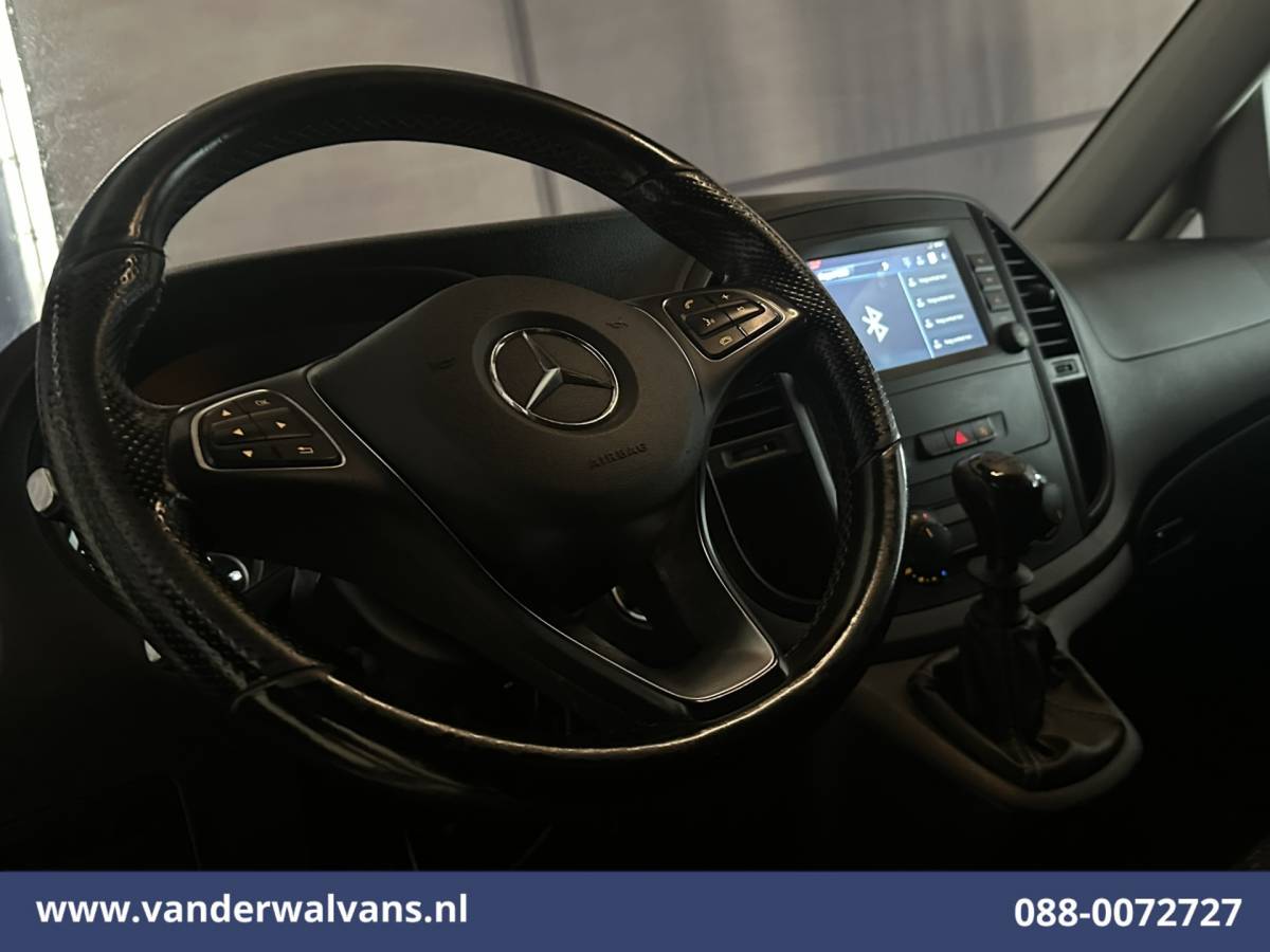 Mercedes-Benz Vito Mercedes-Benz Vito 114 CDI 136pk L2H1 Euro6 Airco | Camera | Navigatie | Cruisecontrol | Apple Carplay Android Auto, Parkeersensoren, Bijrijdersbank, Bumper in de kleur.