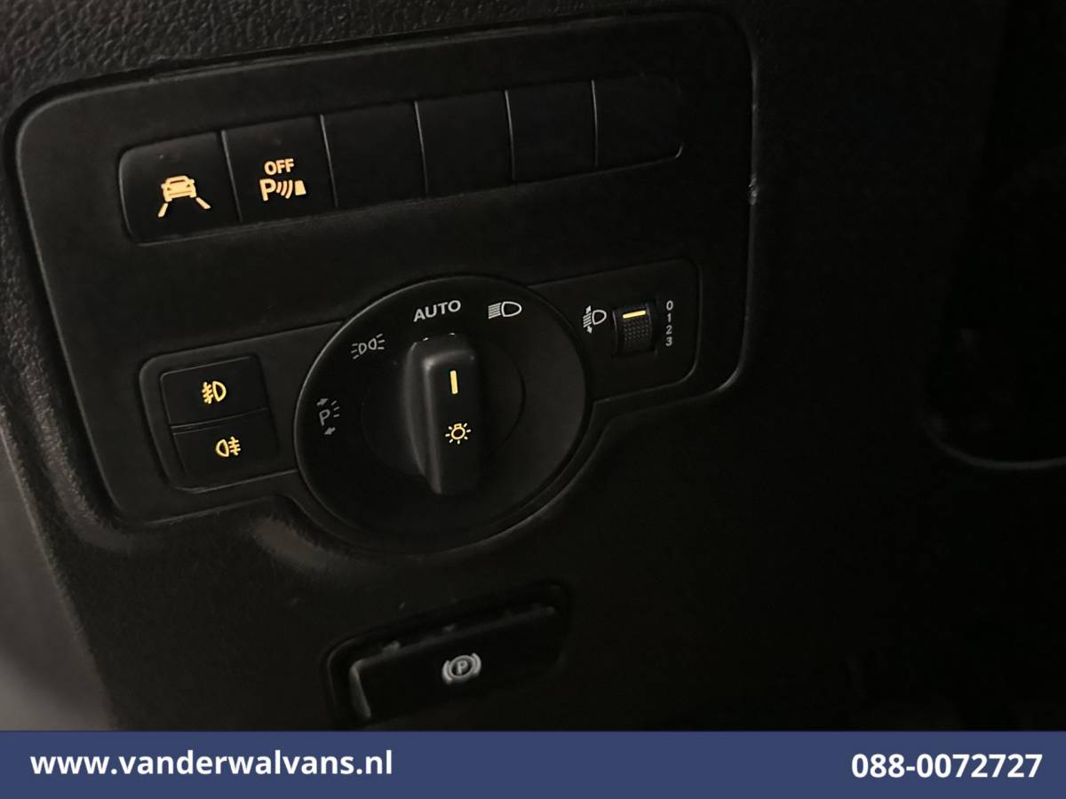 Mercedes-Benz Vito Mercedes-Benz Vito 114 CDI 136pk L2H1 Euro6 Airco | Camera | Navigatie | Cruisecontrol | Apple Carplay Android Auto, Parkeersensoren, Bijrijdersbank, Bumper in de kleur.